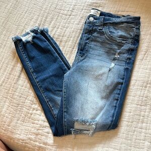 Women’s Buckle BKE skinny jeans